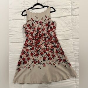 LOFT - Elegant Knee-Length Floral Fit & Flare Boat Neck Dress - Size 6